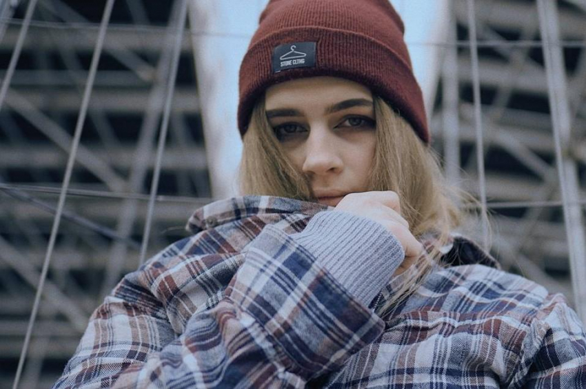 Певица просто Лера пожаловалась на поклонниц, которые целуют ее без разрешения