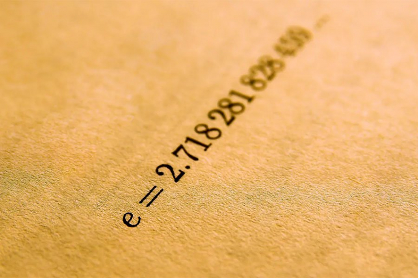 Число e — особое число, управляющее ростом, изменением и упадком в природе