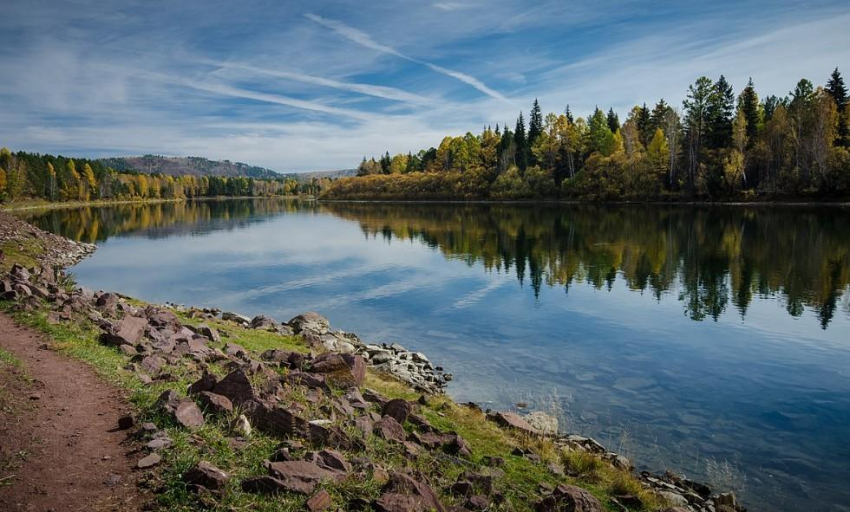 В Хабаровском крае Роспотребнадзор проверит качество воды в реке Хор после падения грузовика с химикатами