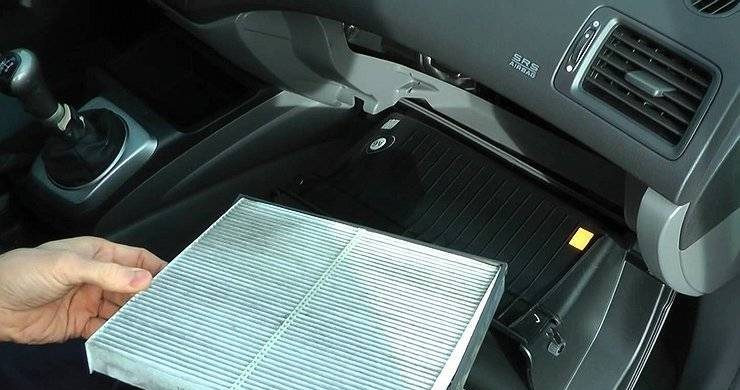Раскрыт секрет дачников, которые снимают салонные фильтры у своих автомобилей