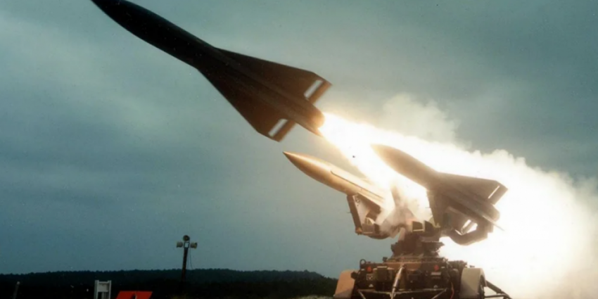 США угрожают нашим ВКС поставкой множества ЗРК «Хок», «которые лучше БУКов». Так ли грозен этот престарелый ветеран «Холодной войны»?