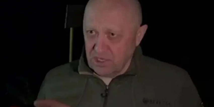 «Реальное расстояние, которое они могут накрыть – это 150 километров» Евгений Пригожин ответил на вопросы об СВО, предупредили о вторжении ВСУ на территорию РФ и рассказал, как спастись от украинских дронов