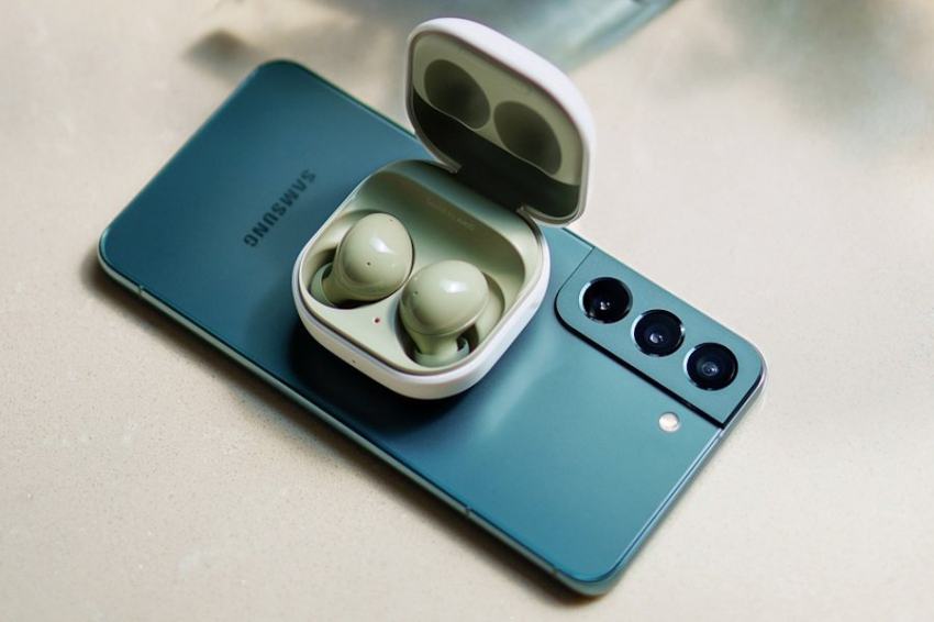 Samsung отложил запуск своей гарнитуры XR (расширенной реальности)