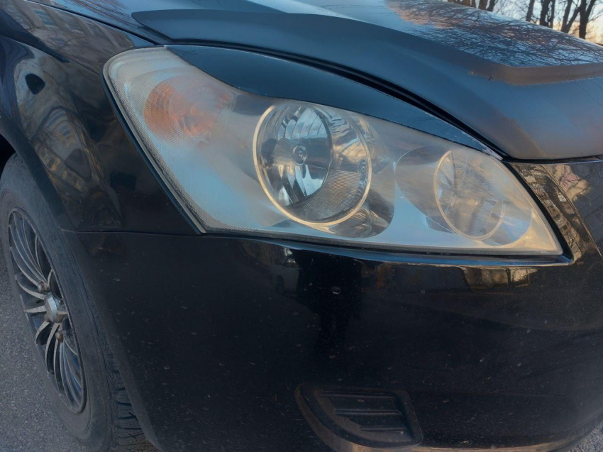 Российских водителей предупредили о штрафах за тюнинг фар пленкой