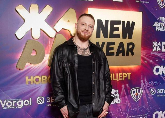 Леша Свик может потребовать миллион рублей от женщины, которая заявила, что родила от него ребенка