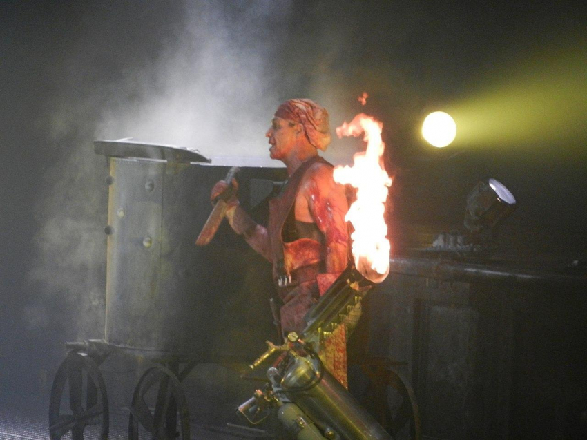 Злоумышленники проникли в берлинскую квартиру фронтмена Rammstein