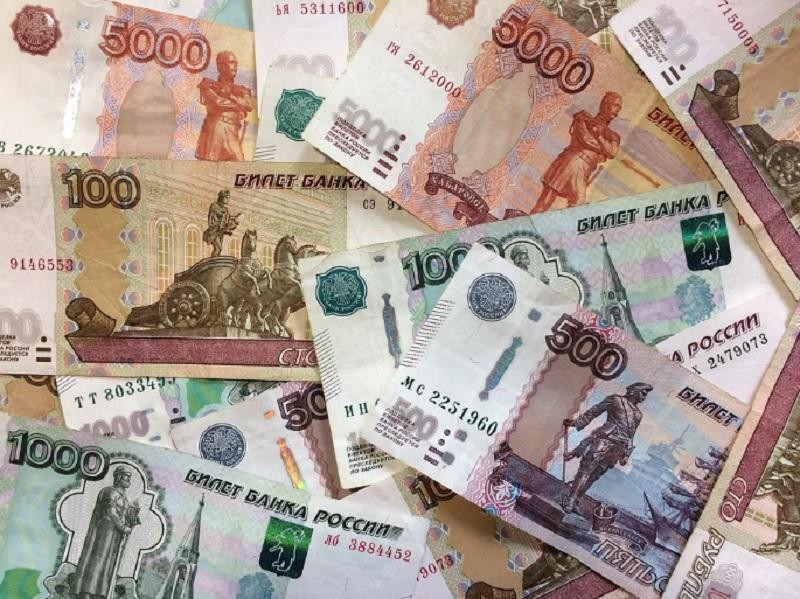 Депутат Савченко объяснил падение рубля укреплением рупии