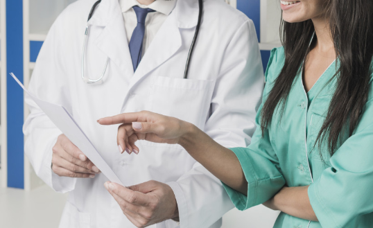 "АиФ" перечислил медицинские услуги, доступные россиянам бесплатно по ОМС