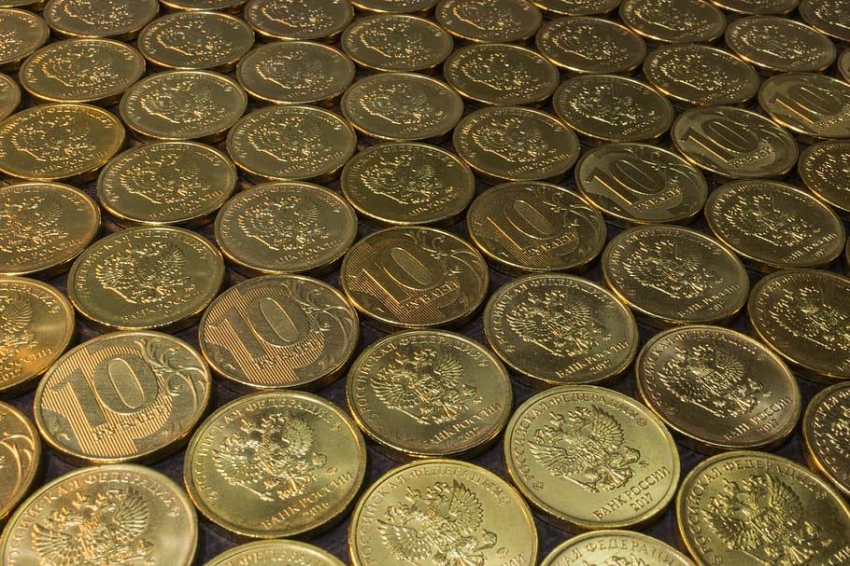 Экономист Михаил Беляев посоветовал откладывать 10% с любого дохода