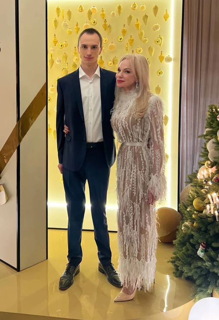 Сын сенатора Владислав Тюльпанов окончательно примирился с семьей после разрыва с Катей Самбукой