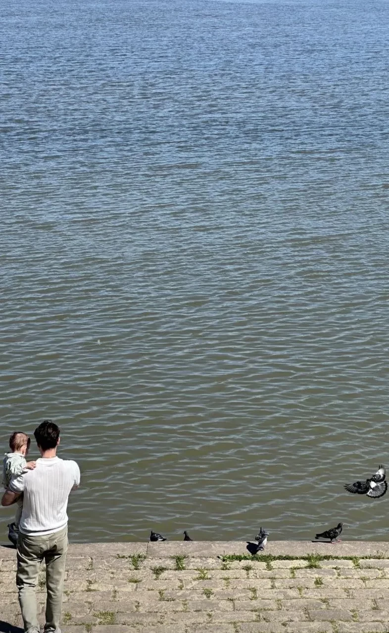 Милош Бикович показал редкие фото годовалого сына