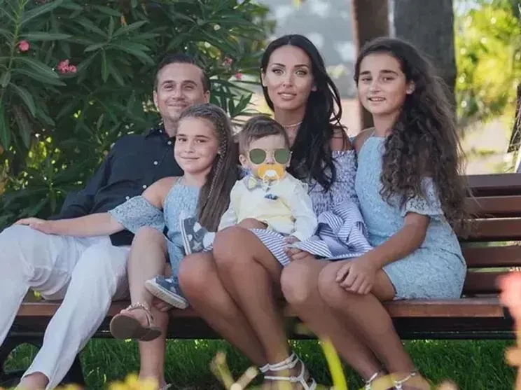 "Всё — тема закрыта". Алсу отказалась от всех требований к Яну Абрамову по делу о разделе имущества