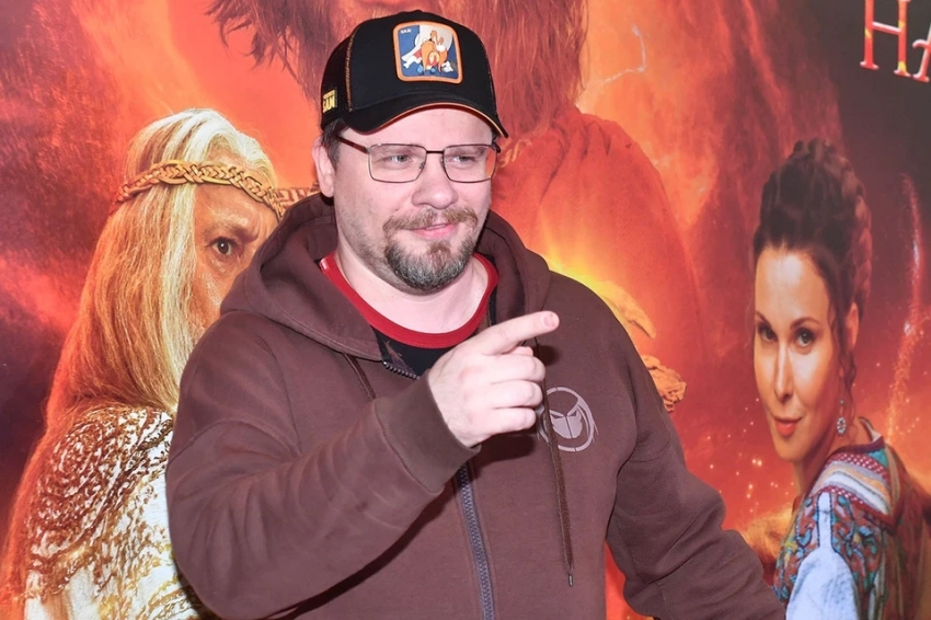 Гарик Харламов заявил, что закрывает глаза, когда видит себя на экране: «Трехэтажное лицо…»