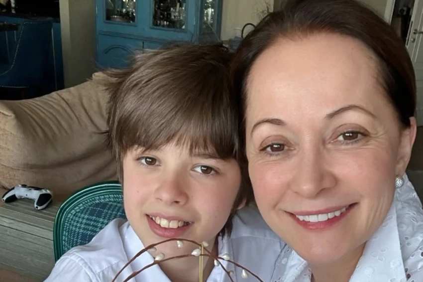 Как знаменитости готовятся к Пасхе: Кабо умывается святой водой, Газманов отправляет куличи на передовую, Дружинина принимает гостей