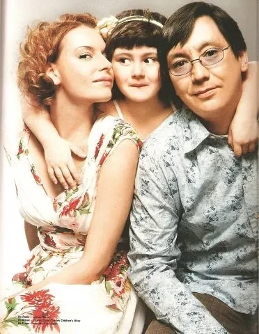 Любовь Толкалина опубликовала архивные фотографии с дочерью от Егора Кончаловского в честь её дня рождения