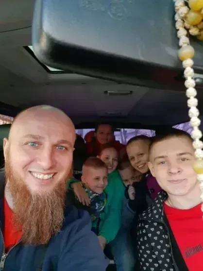 "Она непростой ребёнок". Многоженец Иван Сухов ответил на обвинения дочери в сексуализированном насилии