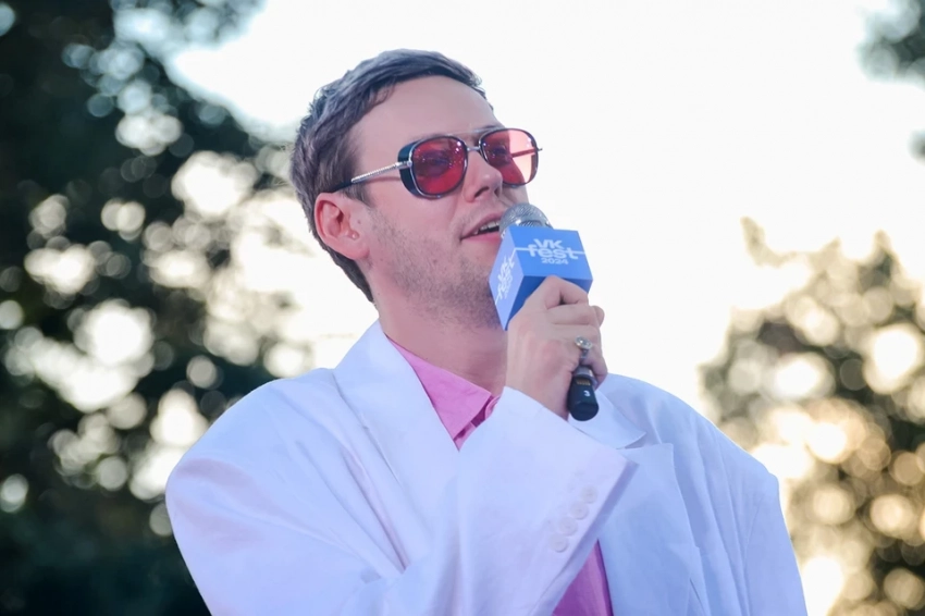 Звезда «Импровизации» Антон Шастун задумал продавать под своим именем трусы, елочные игрушки и макароны