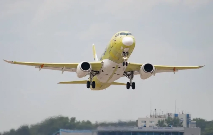 Импортозамещённый самолёт SJ-100 совершил первый длительный полёт на двигателях ПД-8