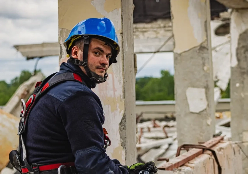 «Как-то в последнее время сильно эффективнее стали российские удары» - киевляне комментируют прилёты по заводу Антонова и другим объектам Киева и области