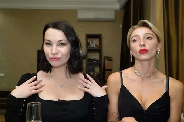 Настя Ивлеева публично поздравила Иду Галич с рождением ребёнка на фоне их закончившейся дружбы