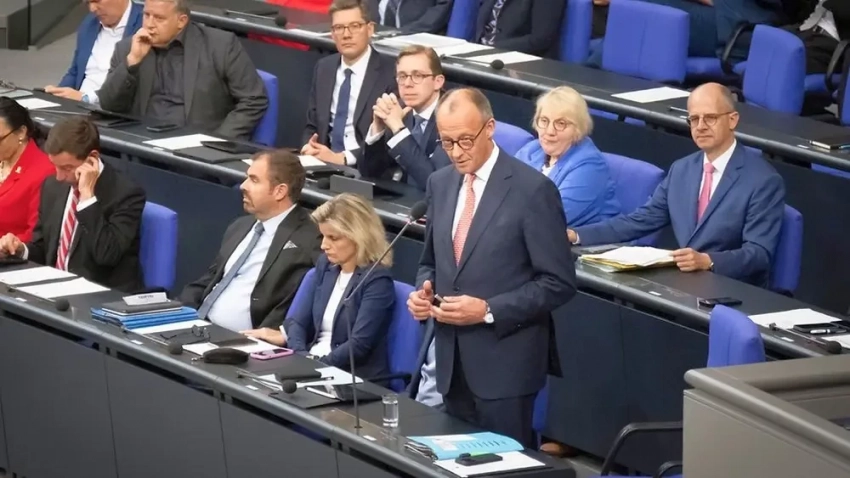 Канцлер ФРГ: Трамп должен принудить Путина к прекращению огня и переговорам с Зеленским