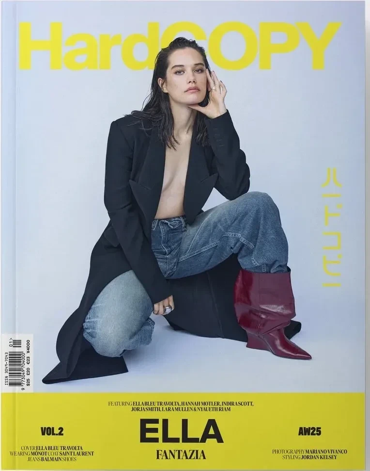 Дочь Джона Траволты снялась топлес для обложки глянца