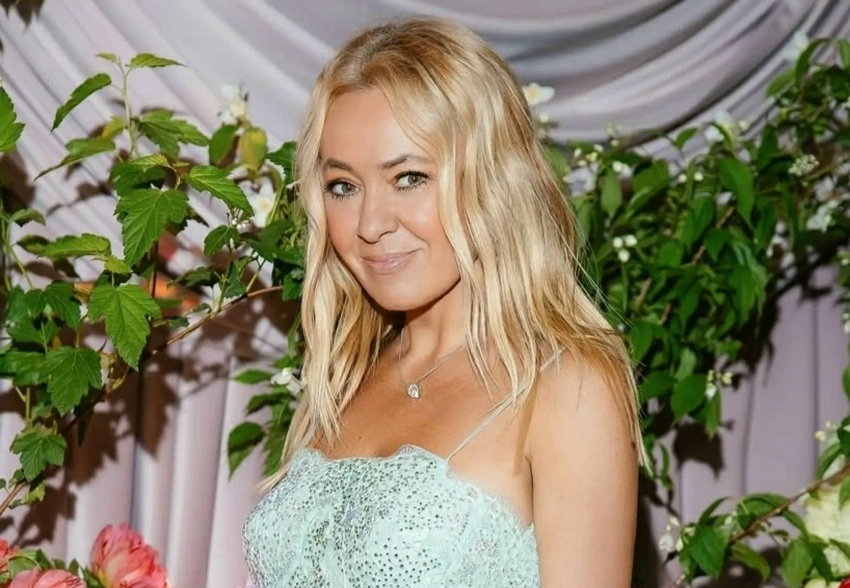 "Мы пытались защитить Лену". Яна Рудковская опубликовала видео, в котором фигуристку Елену Костылёву бьет мать