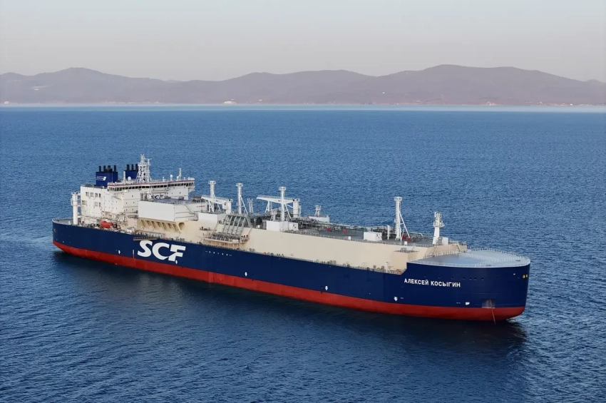 Первый построенный в России танкер для перевозки СПГ передан заказчику