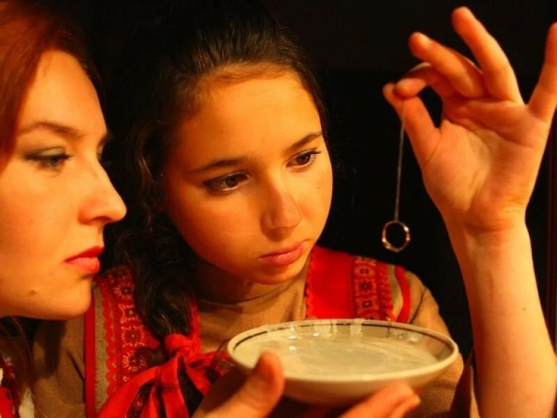 Заглянуть за завесу тайны: 7 святочный гаданий, чтобы узнать, что приготовила судьба