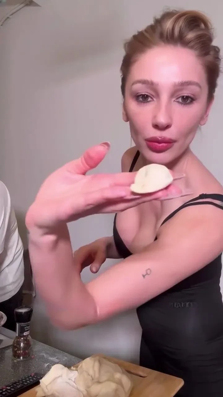 Настя Ивлеева спровоцировала слух, что ждёт первого ребёнка