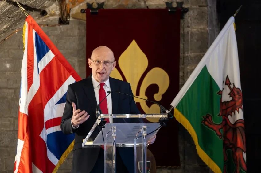 Хили намерен стать первым британским министром, отправившим войска на Украину