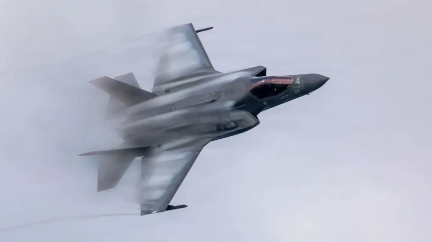 США арестовали бывшего пилота F-35 за подготовку китайских лётчиков