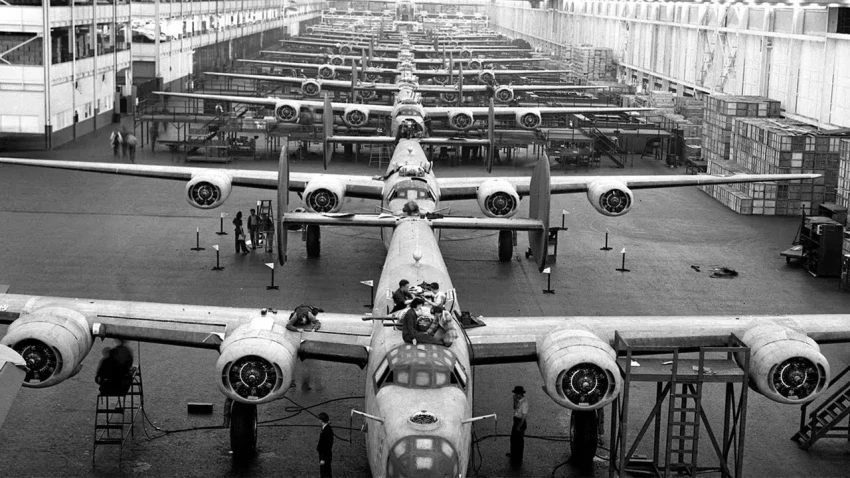 Триумф конвейера: Как автомобильный завод Willow Run навсегда изменил историю мировой авиации